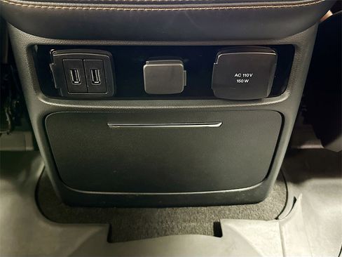 Used 2019 Lincoln Navigator Reserve image 28