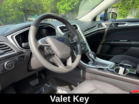 Used 2016 Ford Fusion SE FWD image 21