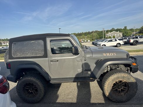 Used 2021 Jeep Wrangler Willys AWD/4WD image 11