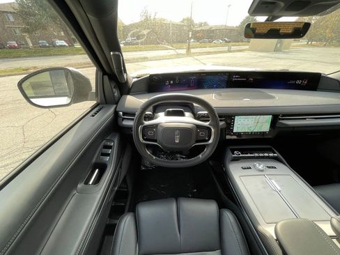 New 2025 Lincoln Navigator Reserve w/ Jet Appearance Package image 16