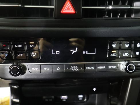 Used 2024 Kia Seltos SX w/ SX Sunroof Package AWD/4WD image 43