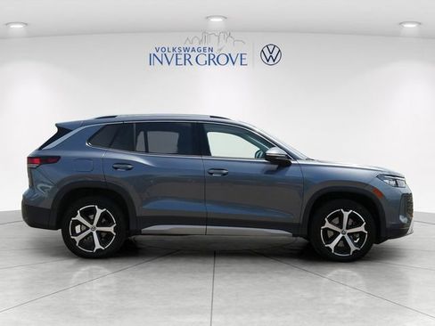 Certified 2025 Volkswagen Tiguan SE AWD/4WD image 8