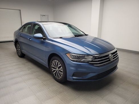 Used 2019 Volkswagen Jetta SE w/ Cold Weather Package FWD image 14