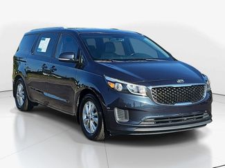 Used 2017 Kia Sedona LX w/ LX Essentials Premium Package FWD video 3