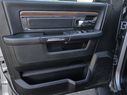 Used 2019 RAM 1500 Laramie image 11