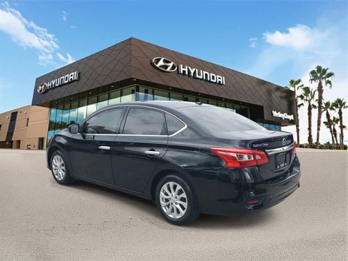 Used 2019 Nissan Sentra SV image 2