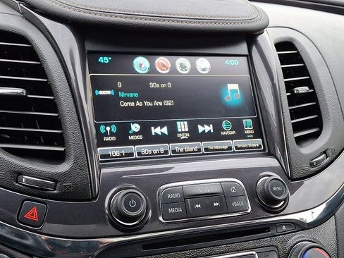 Used 2018 Chevrolet Impala Premier w/ Premier Confidence Package image 17