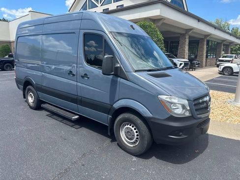 Used 2018 Mercedes-Benz Sprinter 2500 image 3