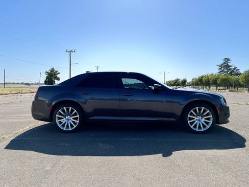 Used 2018 Chrysler 300 S AWD/4WD image 6