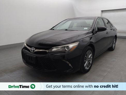 Used 2017 Toyota Camry SE image 1