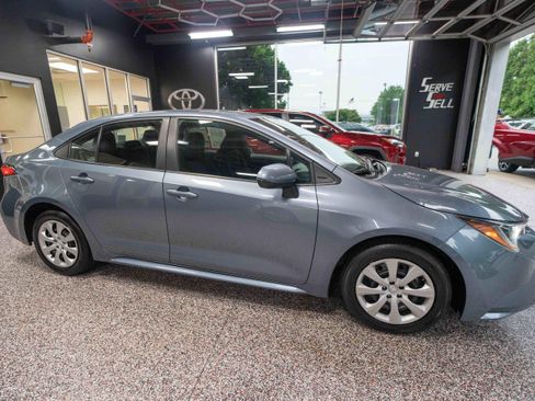 Used 2024 Toyota Corolla LE FWD image 5