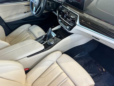 Used 2017 BMW 530i RWD image 19
