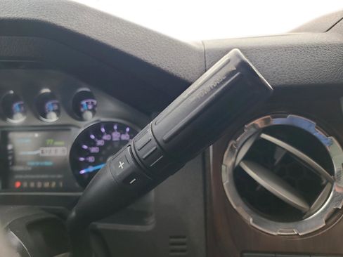 Used 2014 Ford F250 Lariat w/ Lariat Ultimate Package image 14