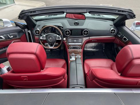 Used 2019 Mercedes-Benz SL 550 image 30