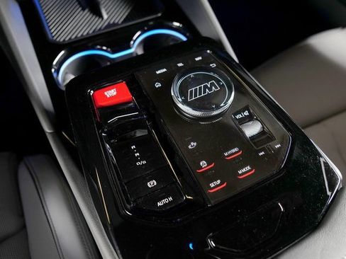 Used 2026 BMW M5 w/ Carbon Package AWD/4WD image 17