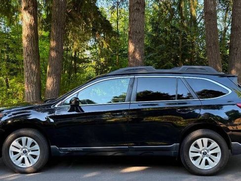 Used 2018 Subaru Outback 2.5i Premium AWD/4WD image 6