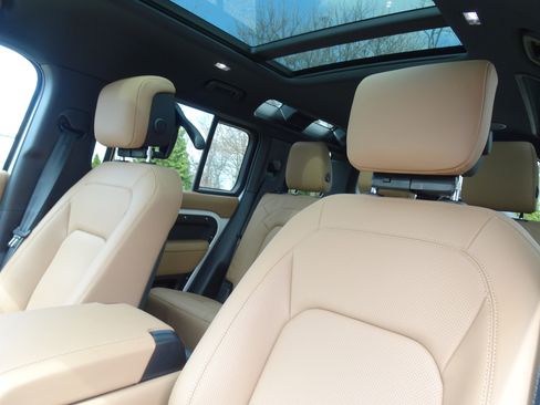 New 2026 Land Rover Defender 110 X-Dynamic SE AWD/4WD image 17