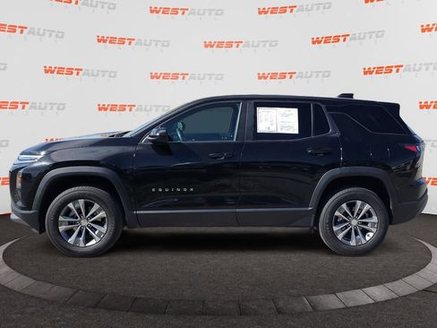 Used 2025 Chevrolet Equinox LT FWD image 2