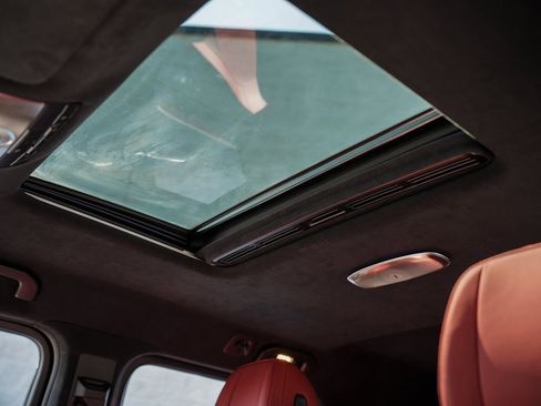 Used 2025 Mercedes-Benz G 550 image 34