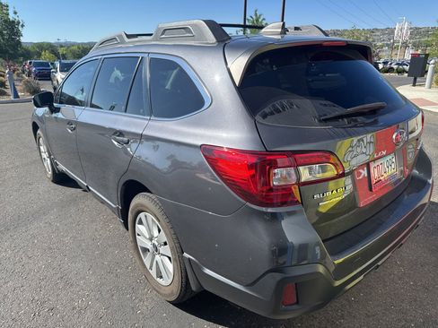 Used 2018 Subaru Outback 2.5i Premium AWD/4WD image 5