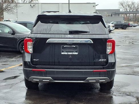 Used 2024 Ford Explorer XLT w/ Equipment Group 202A image 4