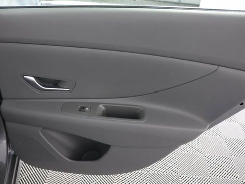 Certified 2023 Hyundai Elantra SEL w/ Preferred Accessory Package image 26