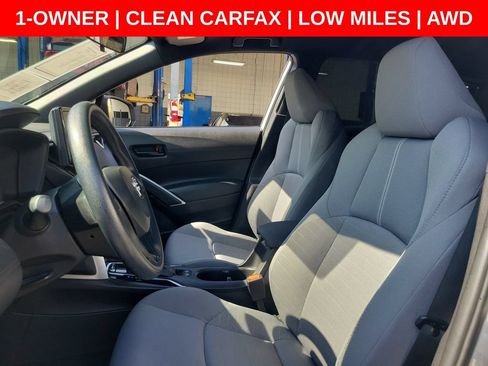 Used 2025 Toyota Corolla Cross AWD Hybrid image 19