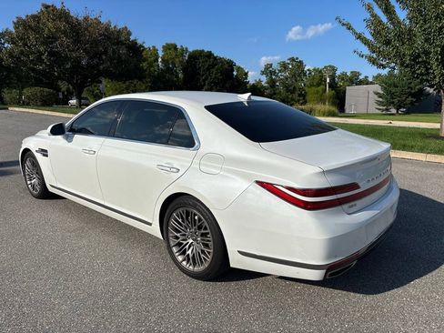 Used 2021 Genesis G90 3.3T Premium RWD image 5