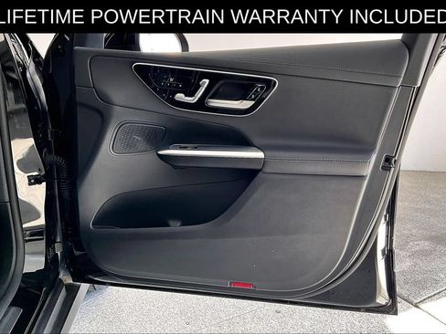 Used 2025 Mercedes-Benz GLC 350e 4MATIC image 23