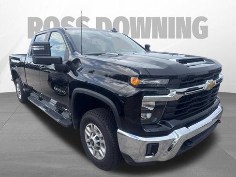 Used 2025 Chevrolet Silverado 2500 LT w/ Convenience Package AWD/4WD image 3