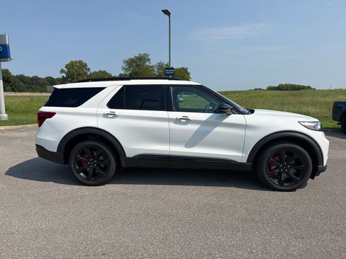 Used 2024 Ford Explorer ST w/ Equipment Group 401A AWD/4WD image 4