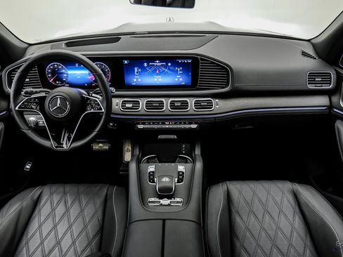 Used 2024 Mercedes-Benz Maybach GLS 600 4MATIC image 41