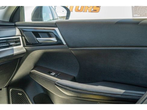 Used 2025 Mitsubishi Outlander AWD image 24