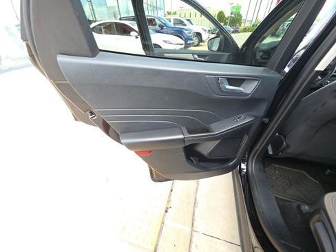 Used 2021 Ford Escape SE w/ SE Sport Appearance Package AWD/4WD image 23
