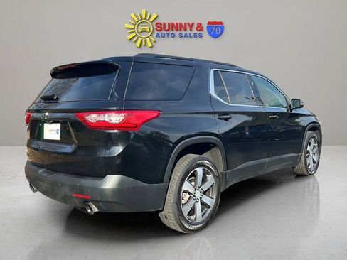 Used 2021 Chevrolet Traverse LT w/ LT Premium Package image 7