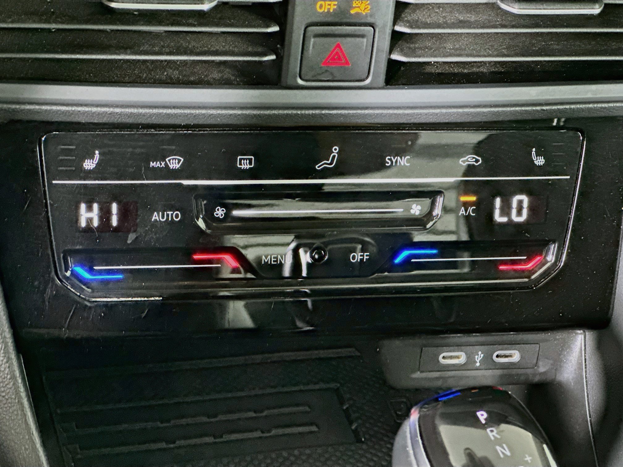 Used 2025 Volkswagen Jetta SE FWD image 23