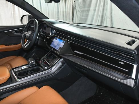 Used 2024 Audi RS Q8 w/ Black Optic Package image 86