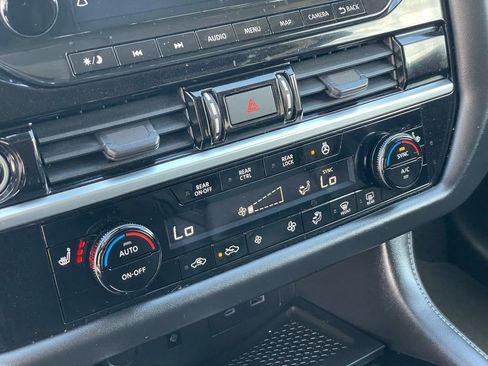 Certified 2023 Nissan Pathfinder SL w/ Black Appearance Package image 21