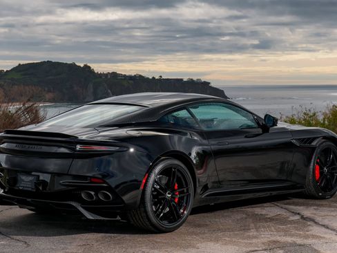 Used 2023 Aston Martin DBS Coupe RWD image 3
