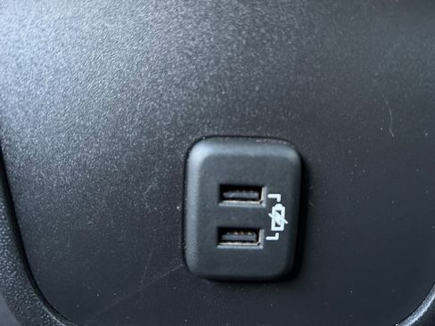 Used 2020 Chevrolet Equinox LT w/ Midnight Edition image 28