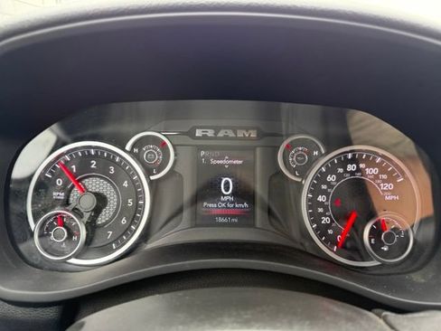Used 2025 RAM 2500 Big Horn AWD/4WD image 15