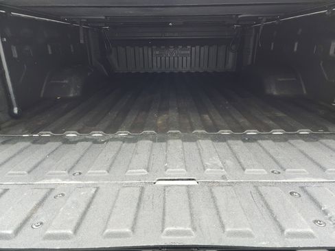 Used 2022 GMC Sierra 2500 SLE w/ SLE Value Package; image 5