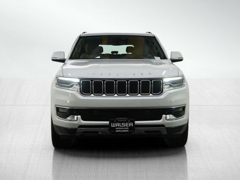 Used 2022 Jeep Wagoneer Series III w/ Rear Seat Video Group 1 image 8