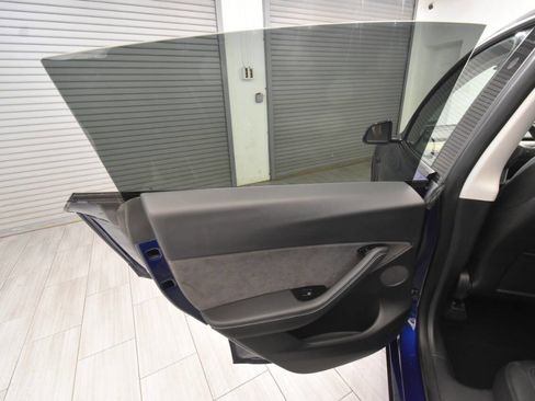 Used 2020 Tesla Model Y Performance AWD/4WD image 17