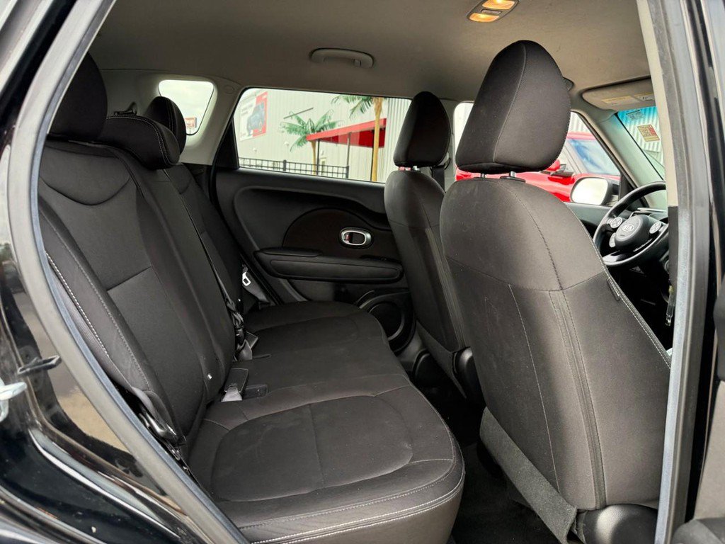 Used 2016 Kia Soul FWD image 13