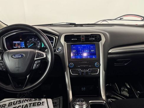 Used 2019 Ford Fusion SE FWD image 32