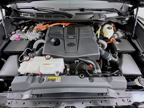 Used 2024 Toyota Tundra Capstone image 32