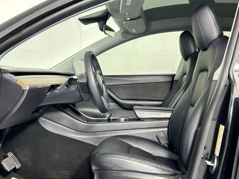 Used 2021 Tesla Model Y Long Range image 28