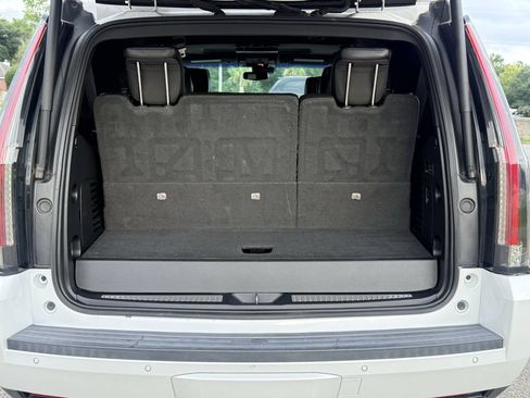 Used 2019 Cadillac Escalade Platinum RWD image 19
