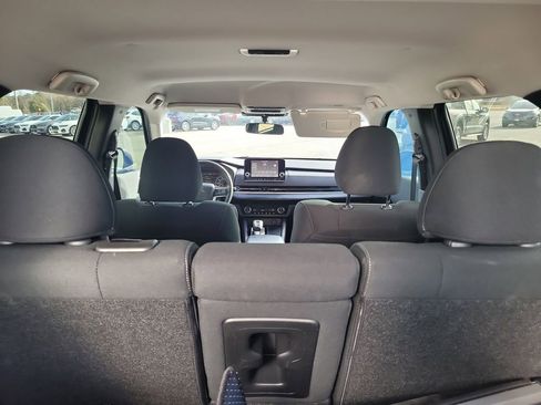 Used 2024 Mitsubishi Outlander ES image 25